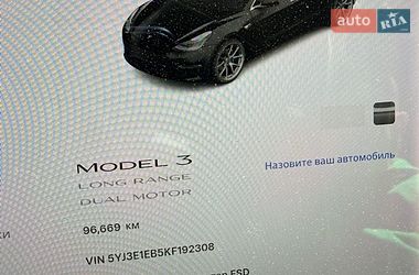 Седан Tesla Model 3 2018 в Стрию
