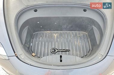 Седан Tesla Model 3 2021 в Львове