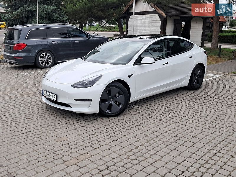 Седан Tesla Model 3 2020 в Ивано-Франковске
