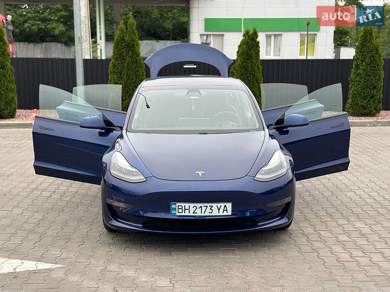 Седан Tesla Model 3 2021 в Одесі