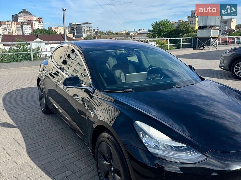Седан Tesla Model 3 2019 в Хмельницком