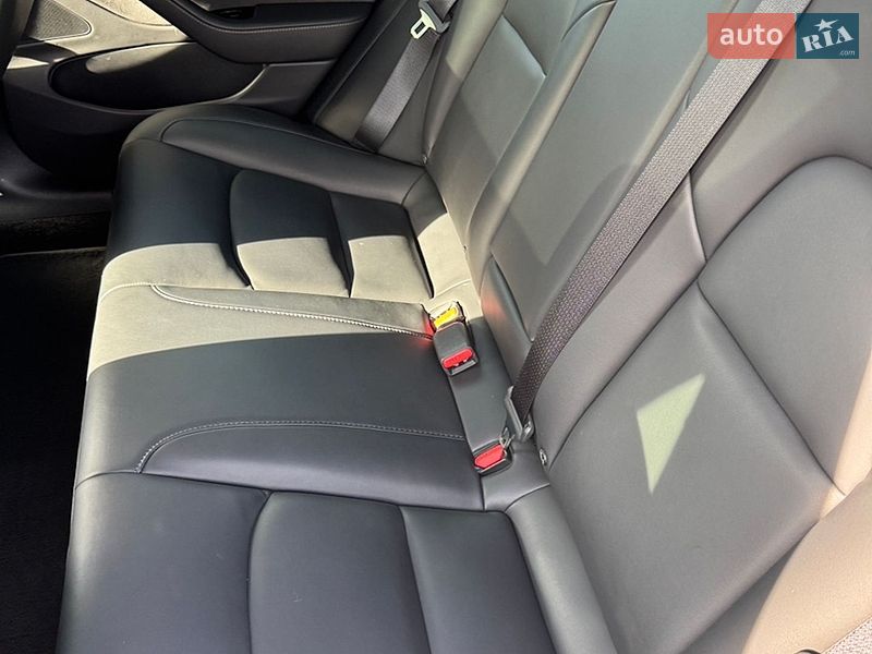 Седан Tesla Model 3 2019 в Хмельницком