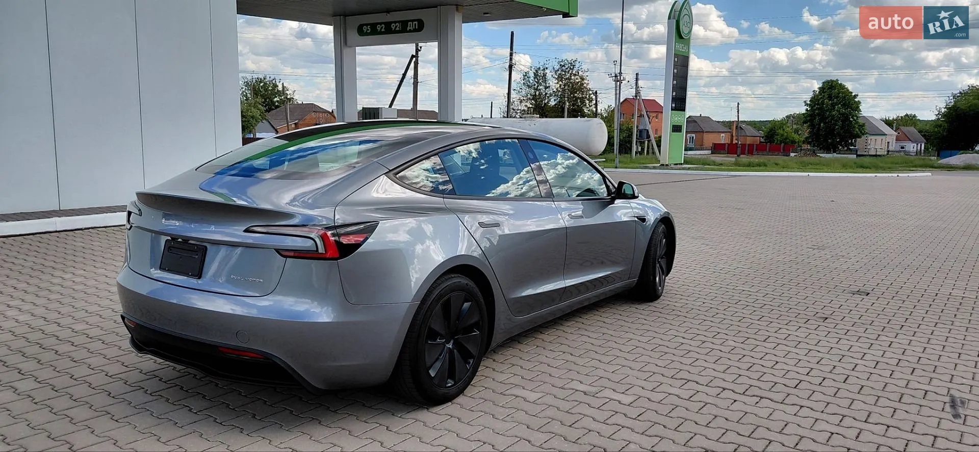 2025 Tesla Model 3 - мініатюра 18