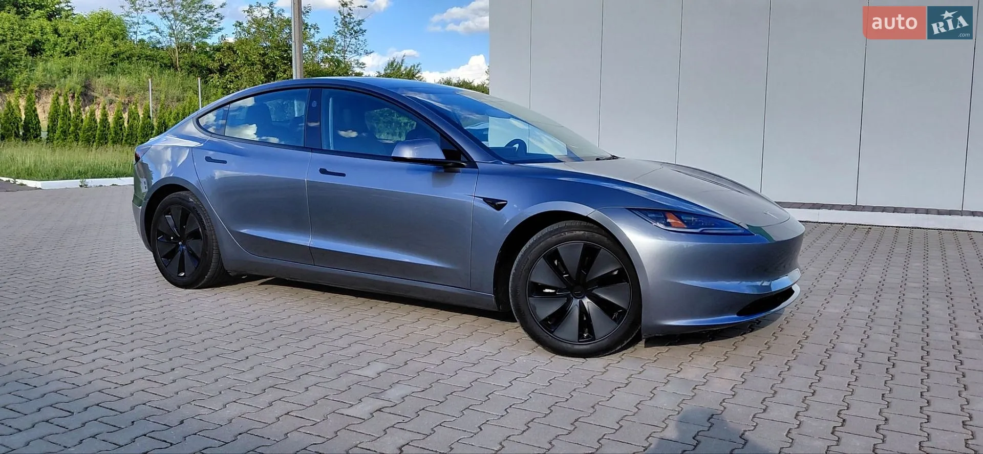 2025 Tesla Model 3 - мініатюра 3