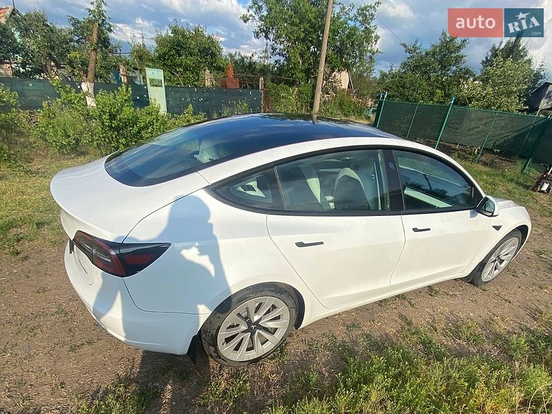 Седан Tesla Model 3 2022 в Кривому Розі
