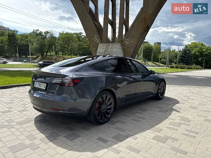 Седан Tesla Model 3 2021 в Дніпрі