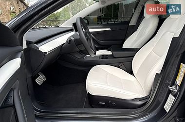 Седан Tesla Model 3 2021 в Дніпрі
