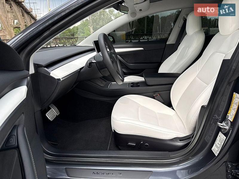 Седан Tesla Model 3 2021 в Дніпрі
