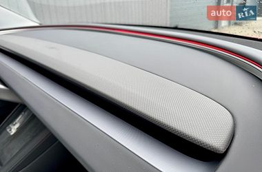 Седан Tesla Model 3 2024 в Киеве