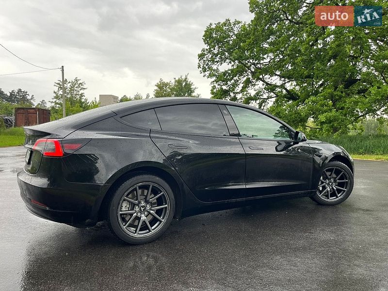 Седан Tesla Model 3 2018 в Києві