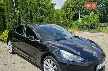 Седан Tesla Model 3 2018 в Рівному