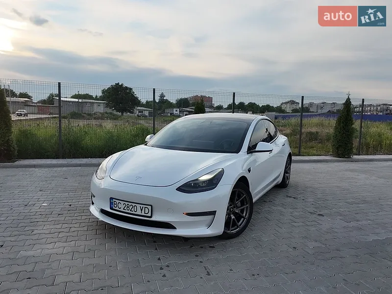 Tesla Model 3 2020