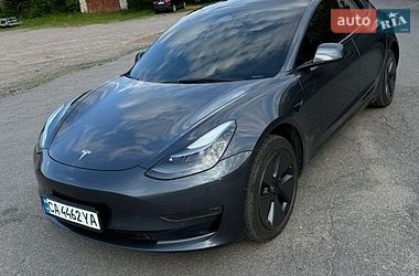 Седан Tesla Model 3 2022 в Тальном