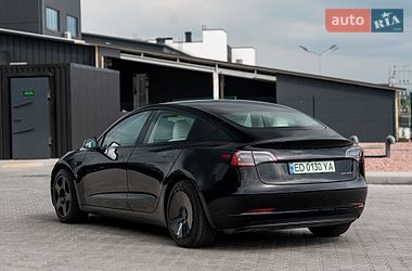 Седан Tesla Model 3 2018 в Львове