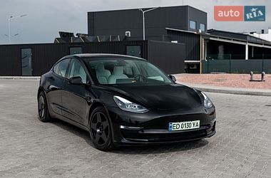 Седан Tesla Model 3 2018 в Львове