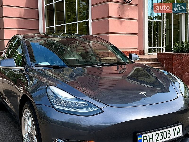 Седан Tesla Model 3 2019 в Одессе