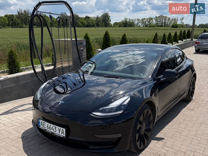 Седан Tesla Model 3 2021 в Днепре фото Седан Tesla Model 3 2021 в Днепре