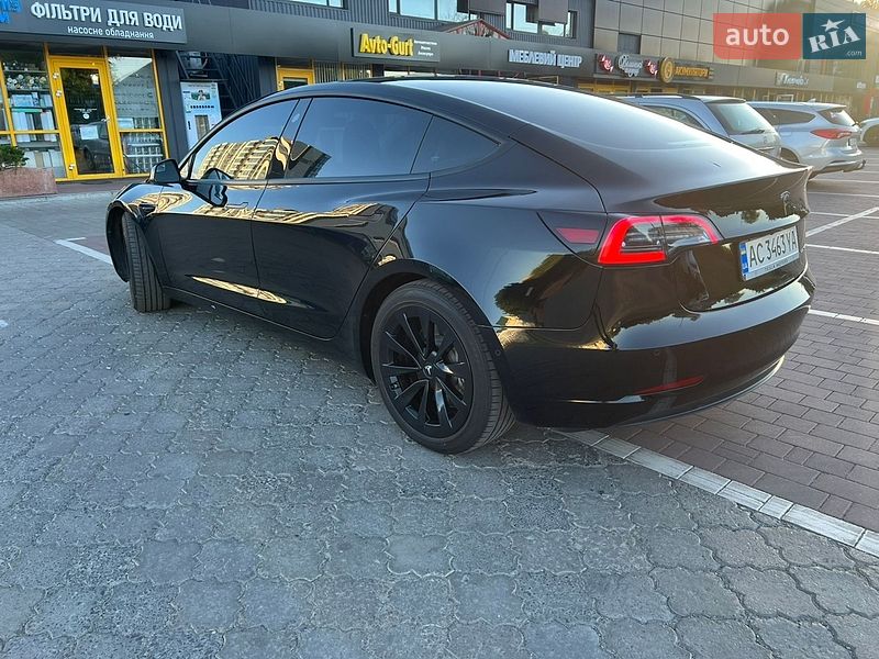 Седан Tesla Model 3 2021 в Луцке