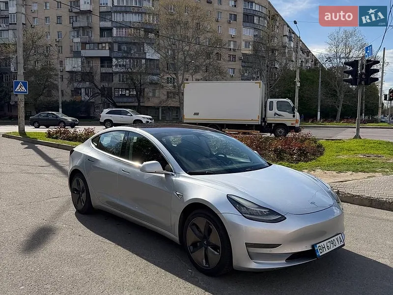 Tesla Model 3 2017