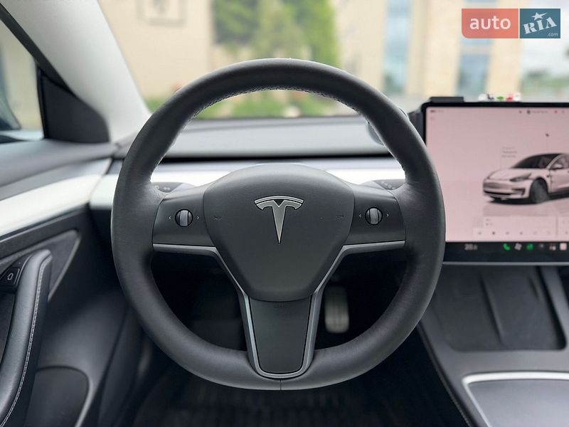 Седан Tesla Model 3 2022 в Львові
