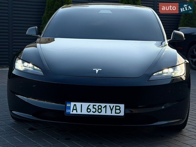 Седан Tesla Model 3 2024 в Черкассах