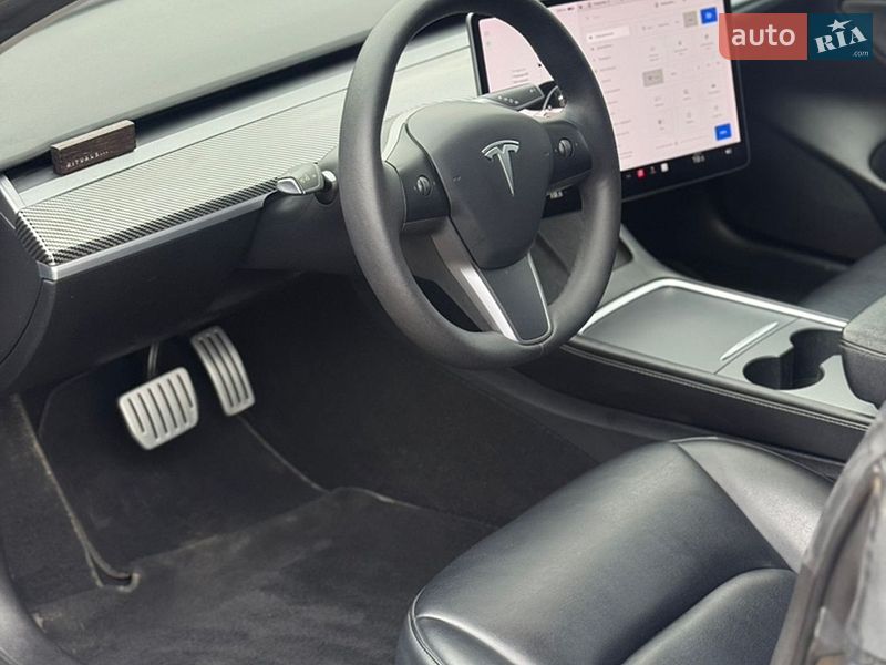 Седан Tesla Model 3 2021 в Луцьку