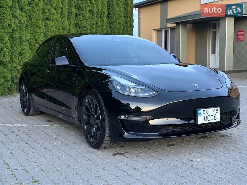 Седан Tesla Model 3 2022 в Тернополе