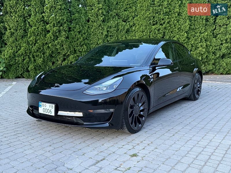Седан Tesla Model 3 2022 в Тернополе