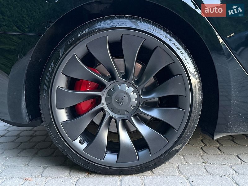 Седан Tesla Model 3 2022 в Тернополе