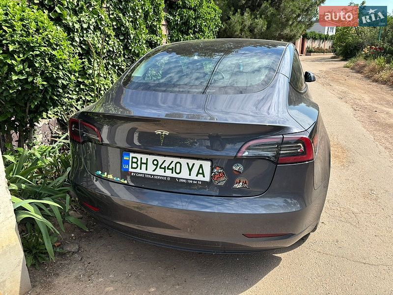 Седан Tesla Model 3 2023 в Одессе