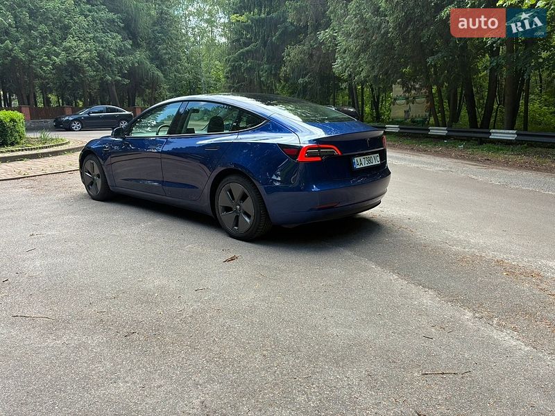 Седан Tesla Model 3 2020 в Киеве