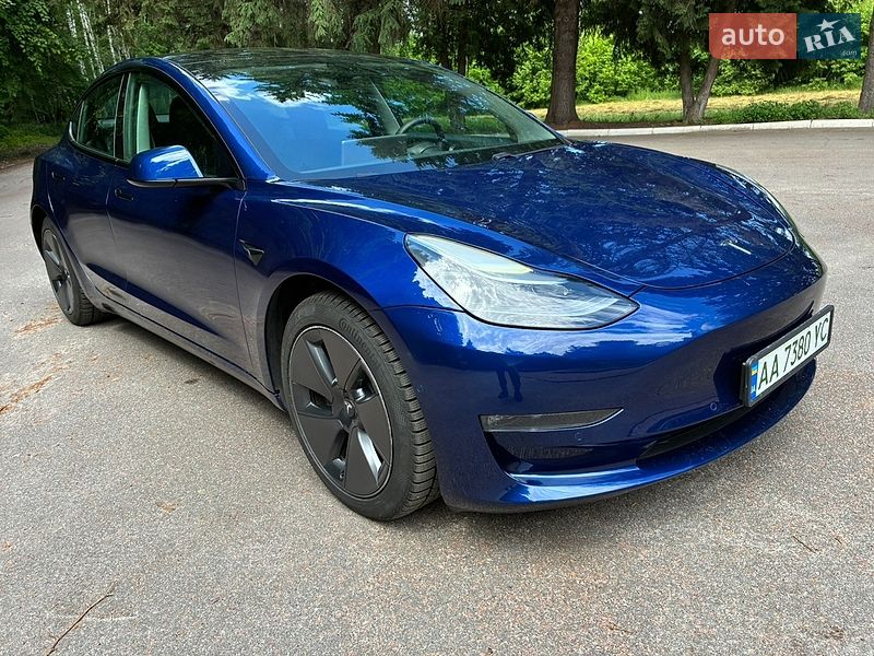 Седан Tesla Model 3 2020 в Киеве
