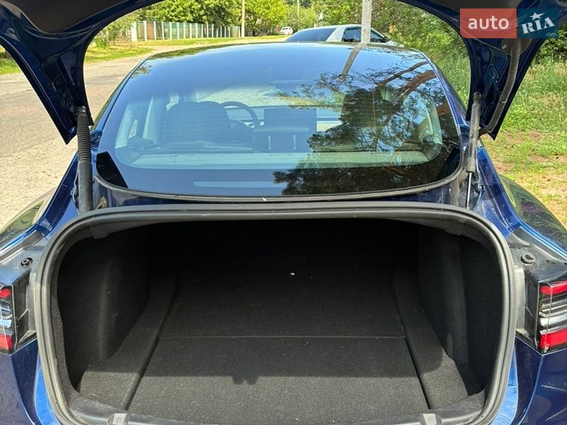 Седан Tesla Model 3 2020 в Киеве
