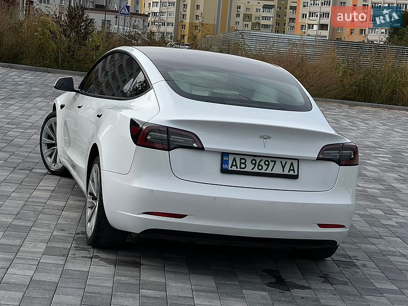 Седан Tesla Model 3 2020 в Виннице