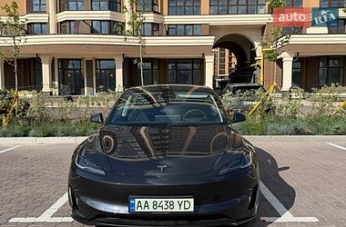 Седан Tesla Model 3 2024 в Киеве