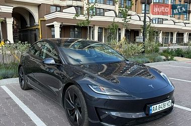 Седан Tesla Model 3 2024 в Києві