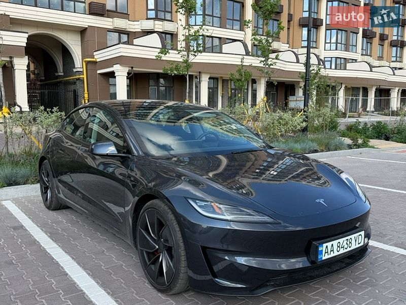Седан Tesla Model 3 2024 в Києві
