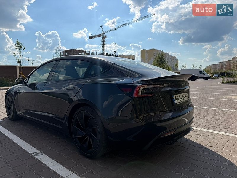 Седан Tesla Model 3 2024 в Києві