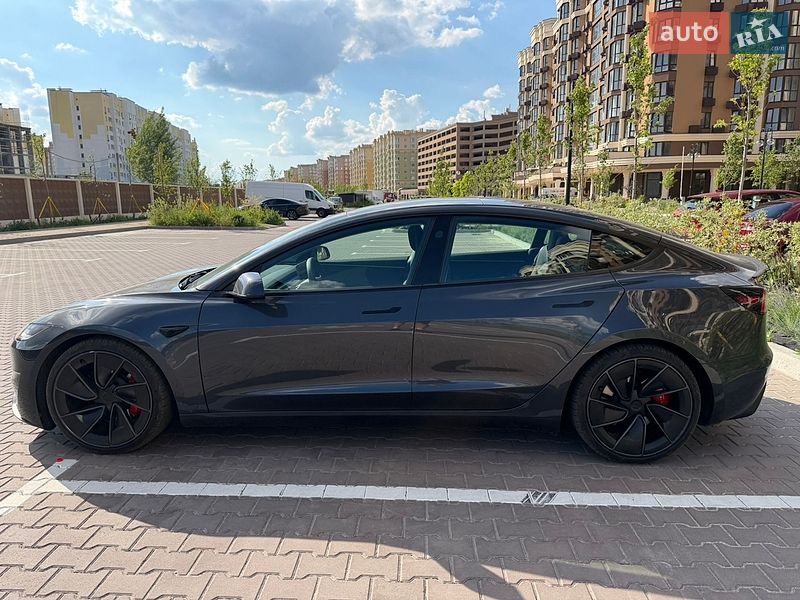 Седан Tesla Model 3 2024 в Києві
