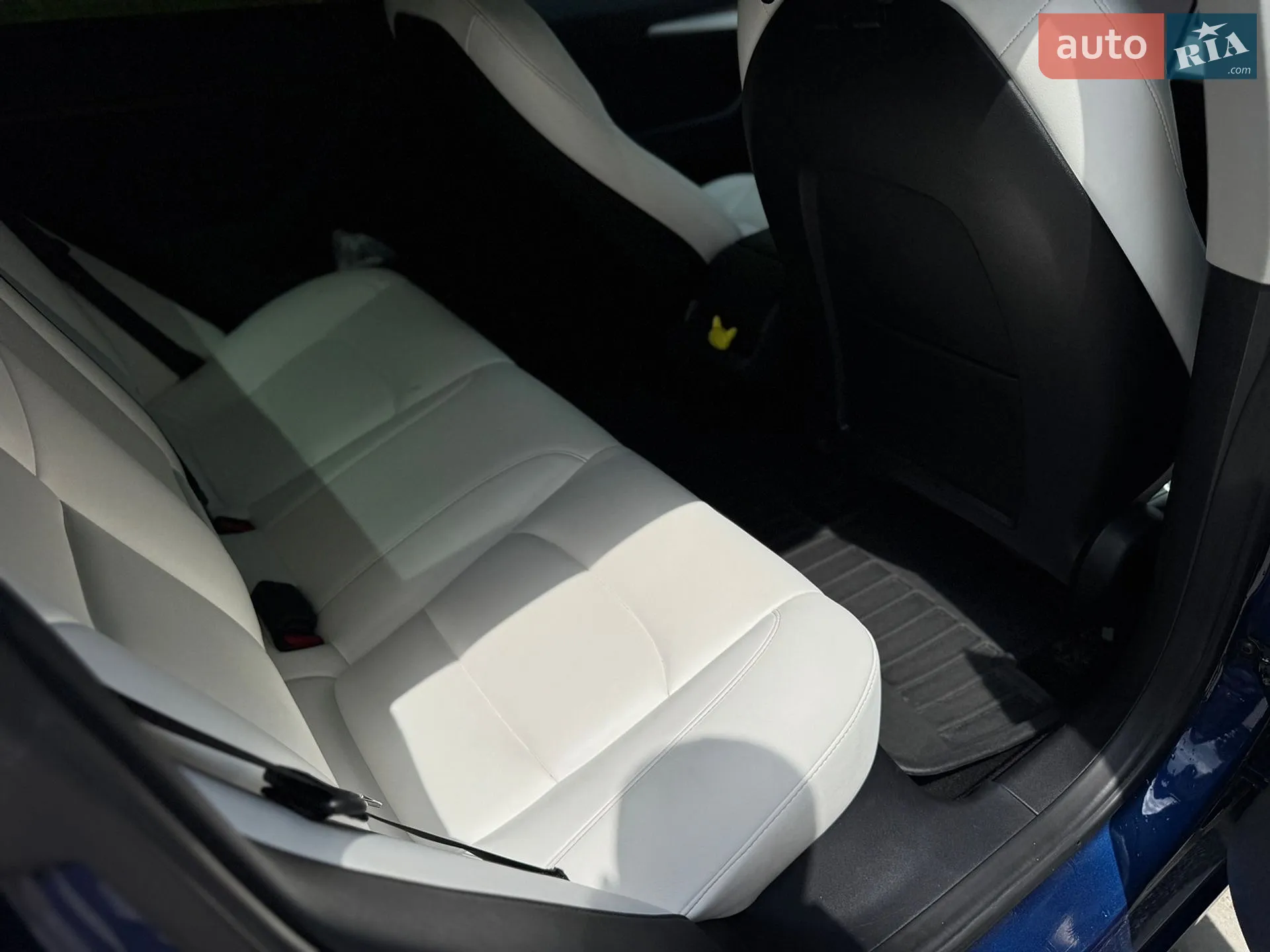 2022 Tesla Model 3 - мініатюра 10
