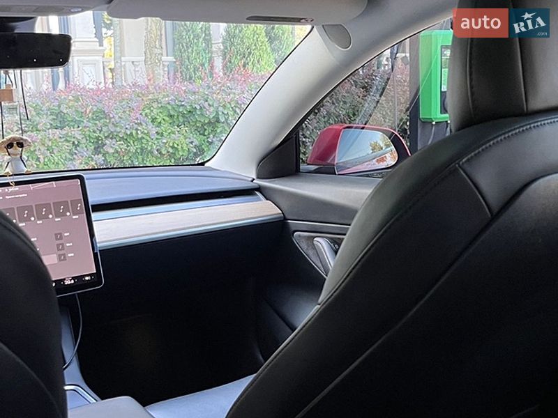 Седан Tesla Model 3 2020 в Одессе
