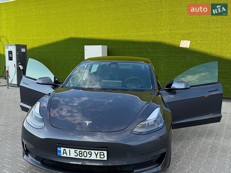 Tesla Model 3 2021