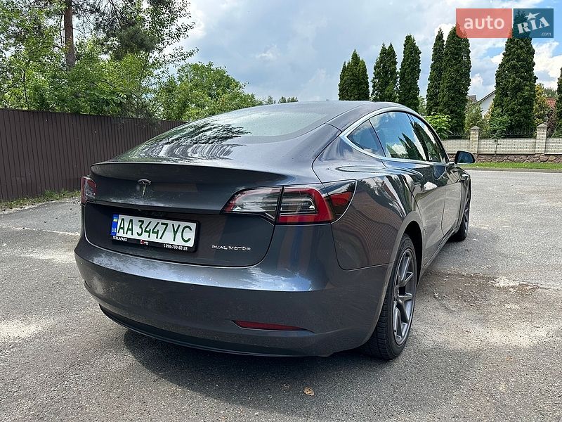 Седан Tesla Model 3 2019 в Киеве