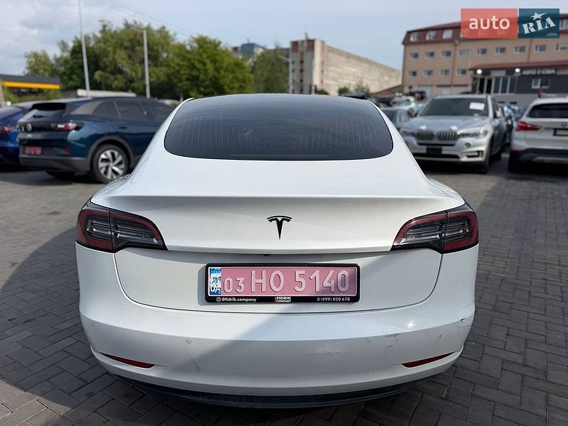 Седан Tesla Model 3 2019 в Луцке