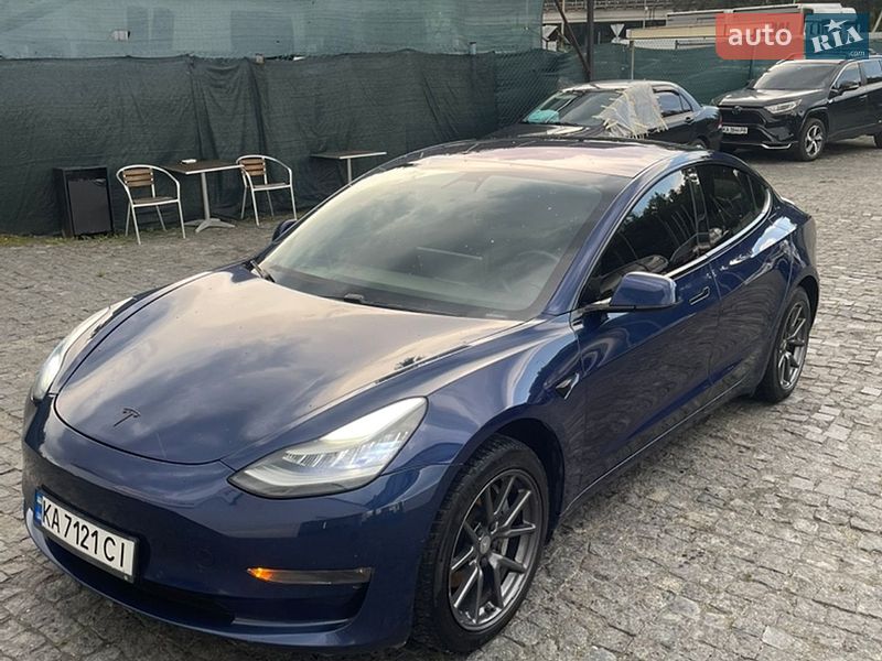Седан Tesla Model 3 2018 в Києві