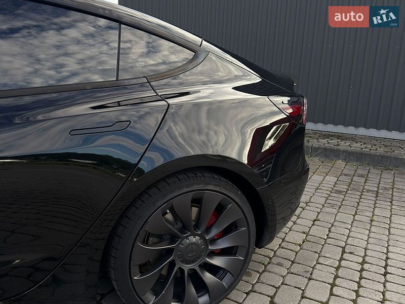 Седан Tesla Model 3 2021 в Івано-Франківську