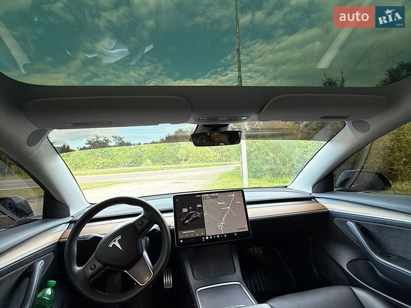 Седан Tesla Model 3 2021 в Івано-Франківську