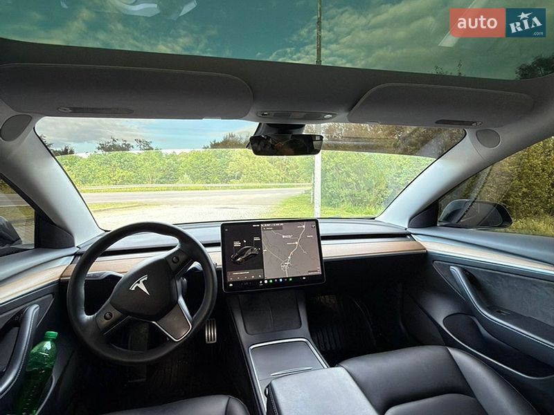 Седан Tesla Model 3 2021 в Івано-Франківську