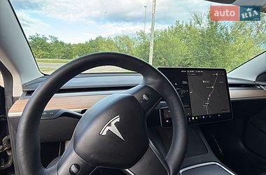 Седан Tesla Model 3 2021 в Івано-Франківську