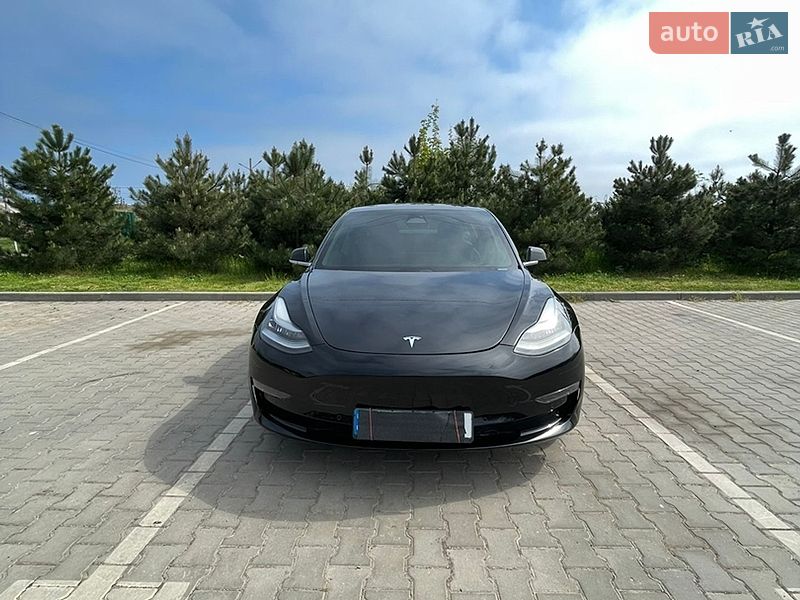 Седан Tesla Model 3 2019 в Одессе